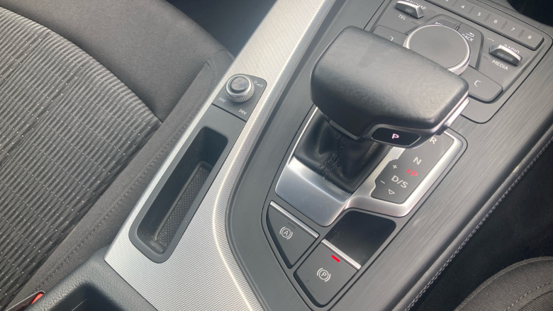 Audi A4 35 TFSI SE 4dr S Tronic Petrol Saloon